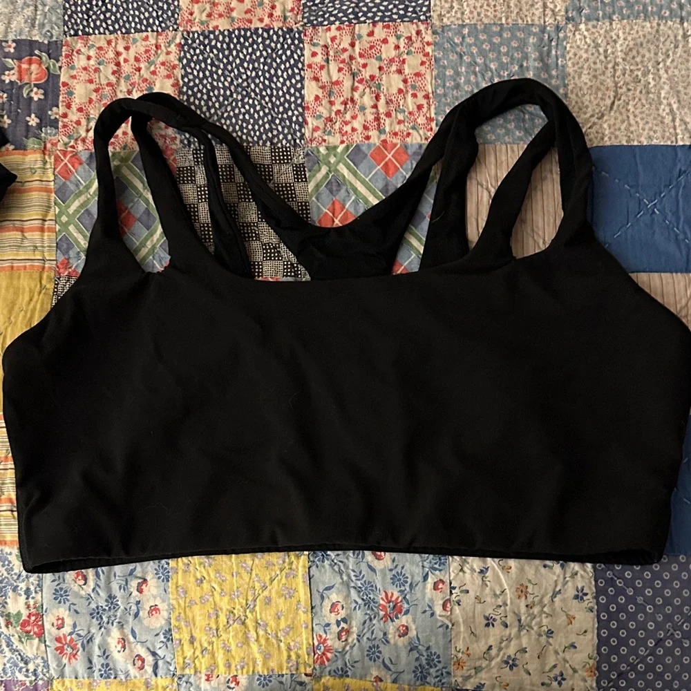 Athleta cross back sports bra. MISLABELED says small, but it an xxl. EUC - Picture 1 of 3